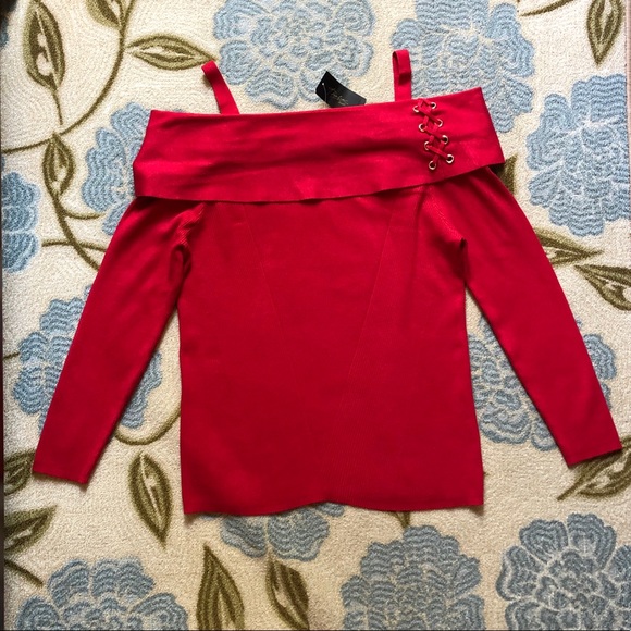 Thalia Sodi Tops - Red Long Sleeve Top